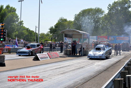 Jim Gifford - 'Svengali' (near lane) vs 
Levi Keenen - 'Illinois Thunder' (far lane)